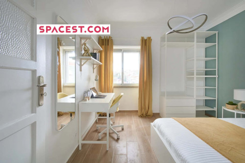 Room 1 - Mouzinho Albuquerque 2 3E