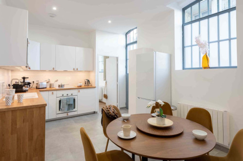 Room in Rue du Commandant Fuzier, Lyon for 125 m² with 6 bedrooms