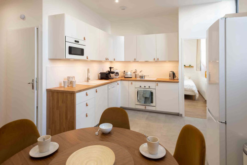 Room in Rue du Commandant Fuzier, Lyon for 125 m² with 6 bedrooms