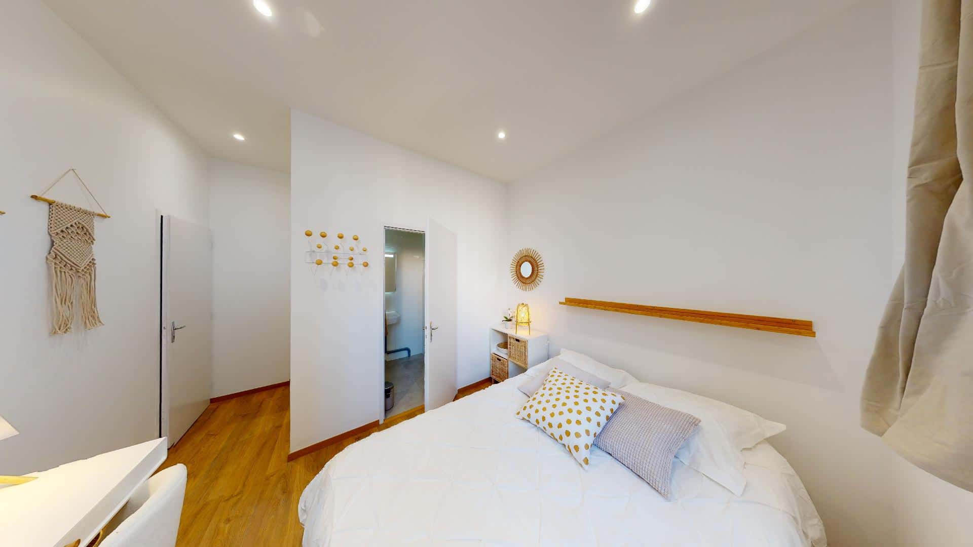 Room In Rue Du Commandant Fuzier, Lyon For 125 M² With 6 Bedrooms - 1