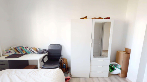 Room in Avenue du Général de Gaulle, Tours for 92 m² with 5 bedrooms
