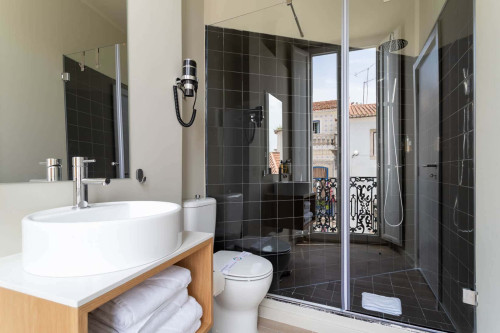 Lapa Diplomatic Suite 1.2 by Feel Lisboa
