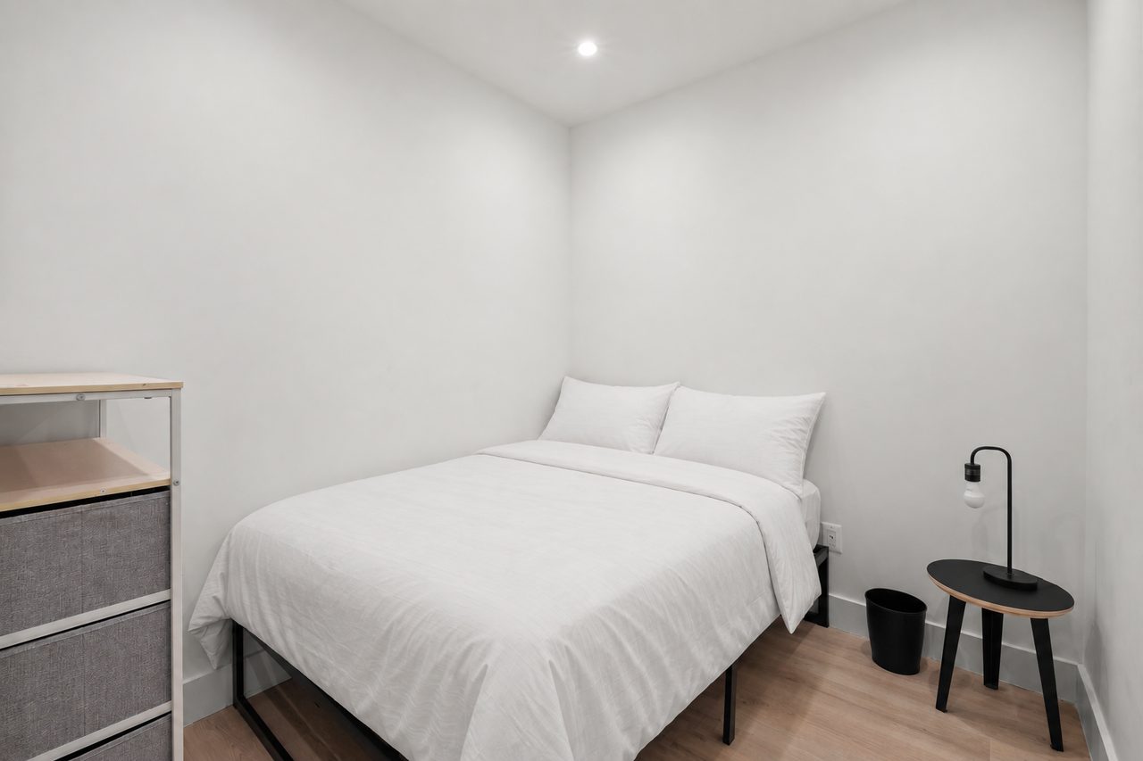 #1915: Dupont Circle - Full Bedroom B - 2