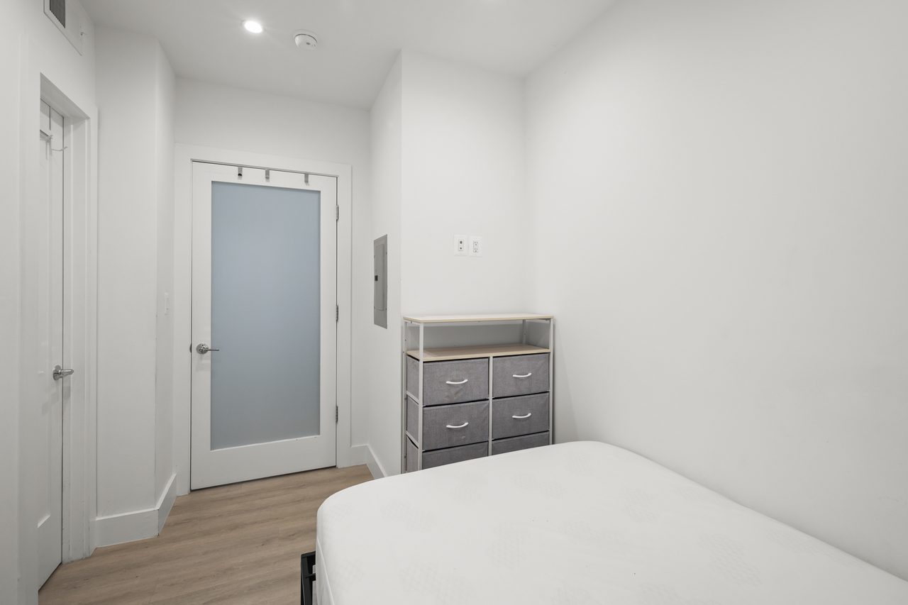 #1915: Dupont Circle - Full Bedroom B - 3