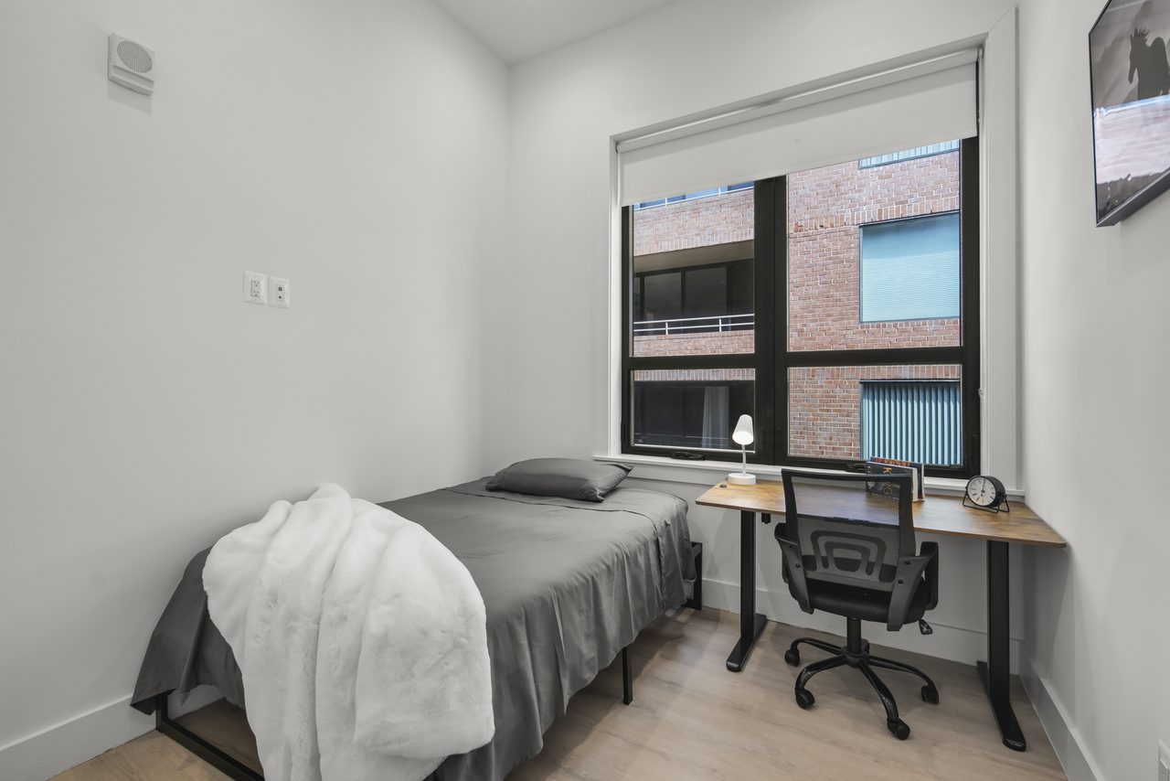 #1916: Dupont Circle - Full Bedroom A - 10