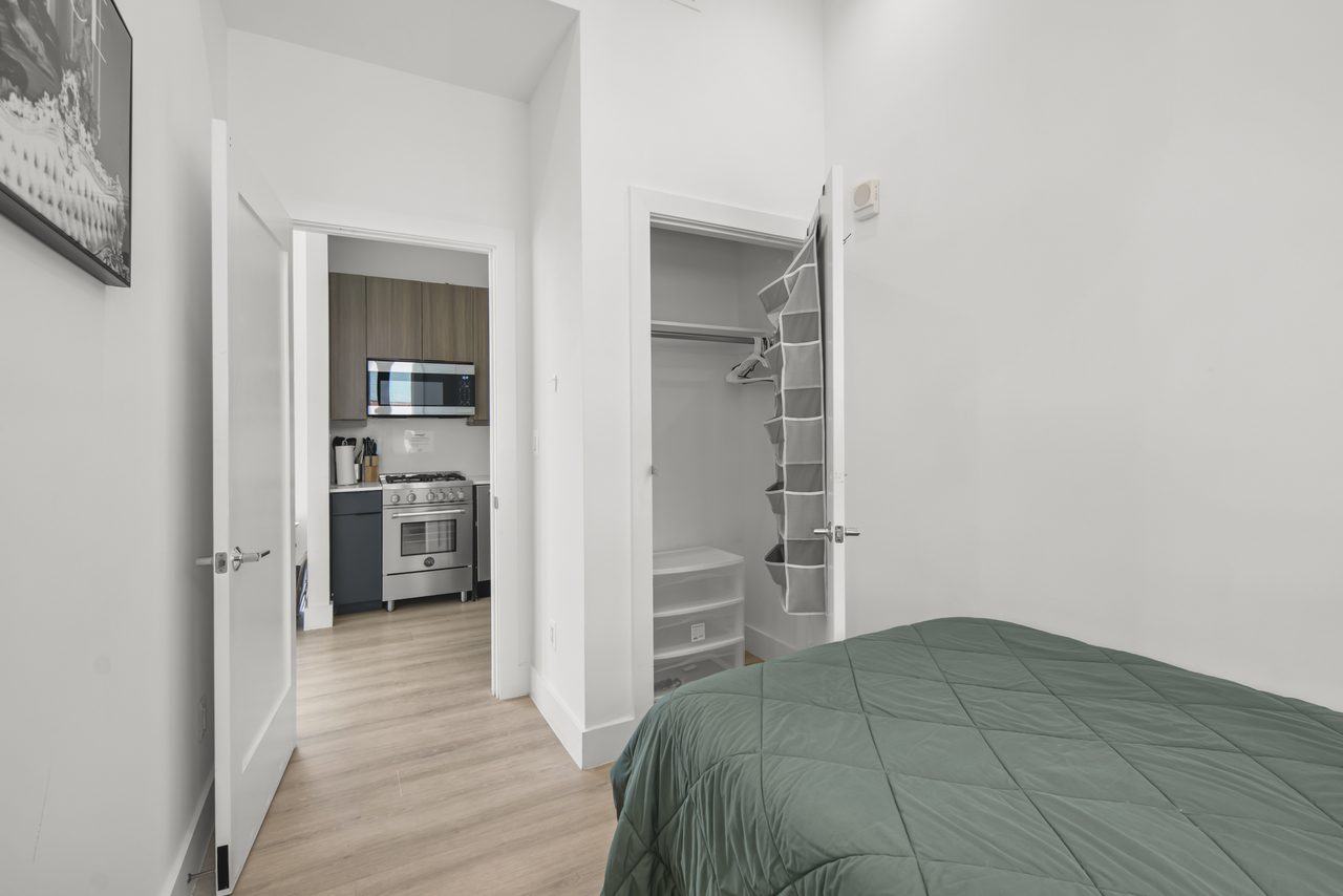 #1916: Dupont Circle - Full Bedroom B - 8