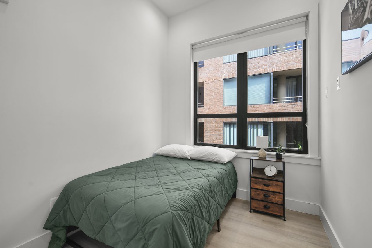 #1916: Dupont Circle - Full Bedroom B - 7