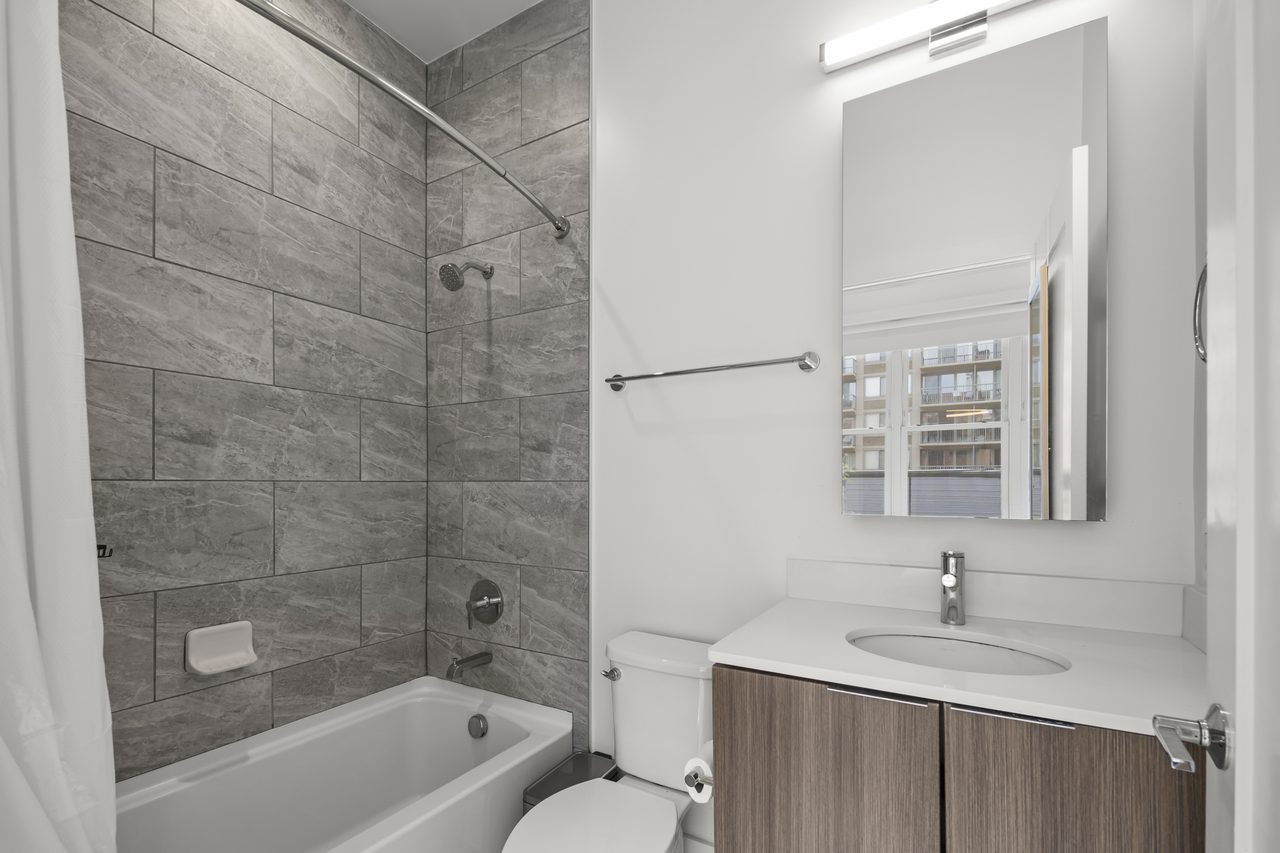 #1916: Dupont Circle - Full Bedroom C - 6