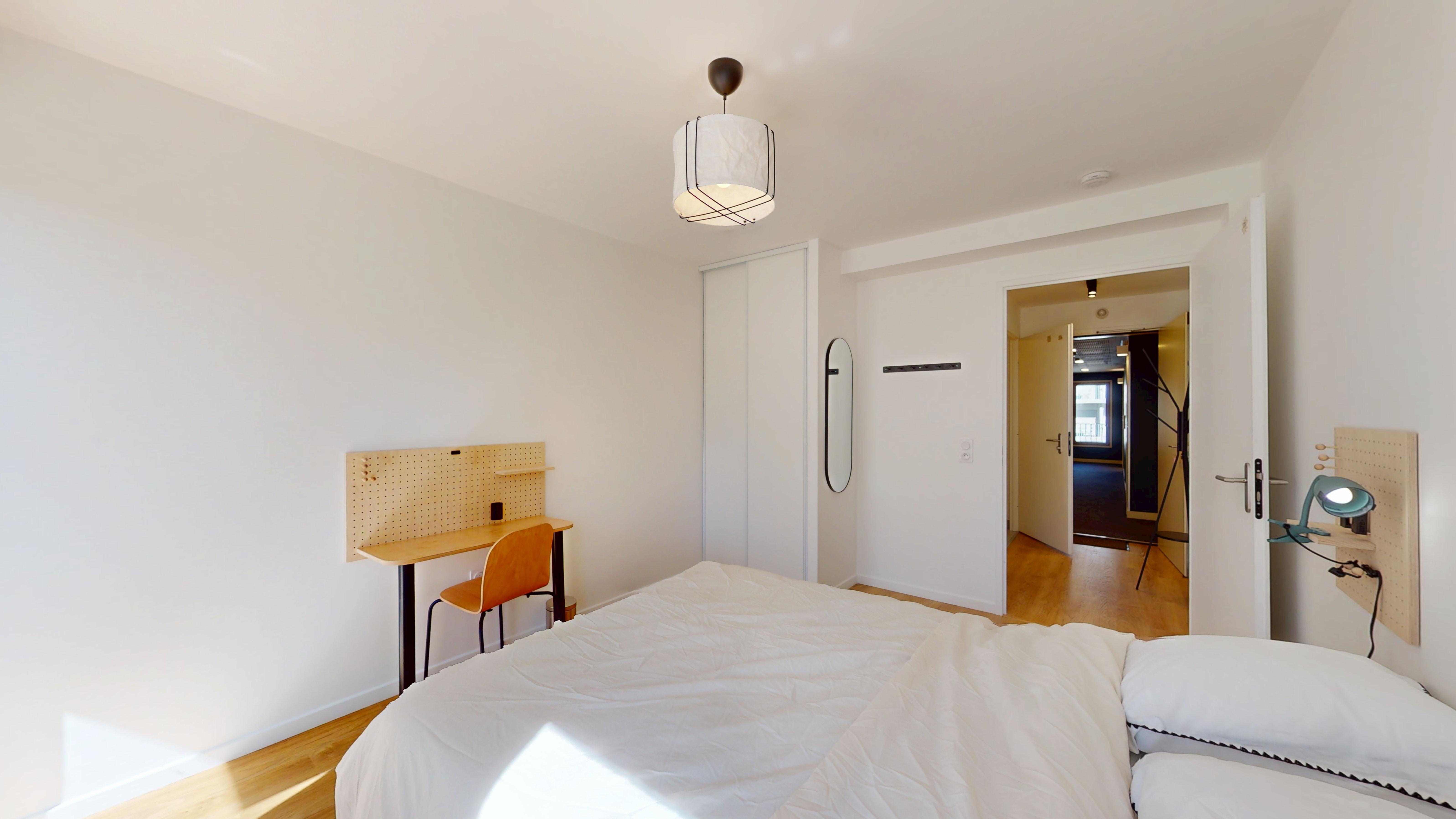 Room 4021 - 5