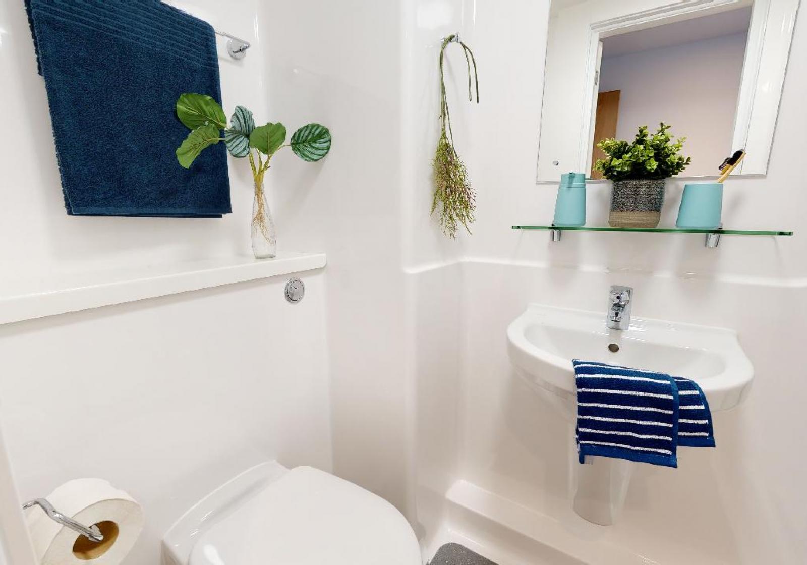 Gold En-Suite Plus - Altus House - Gallery - 3