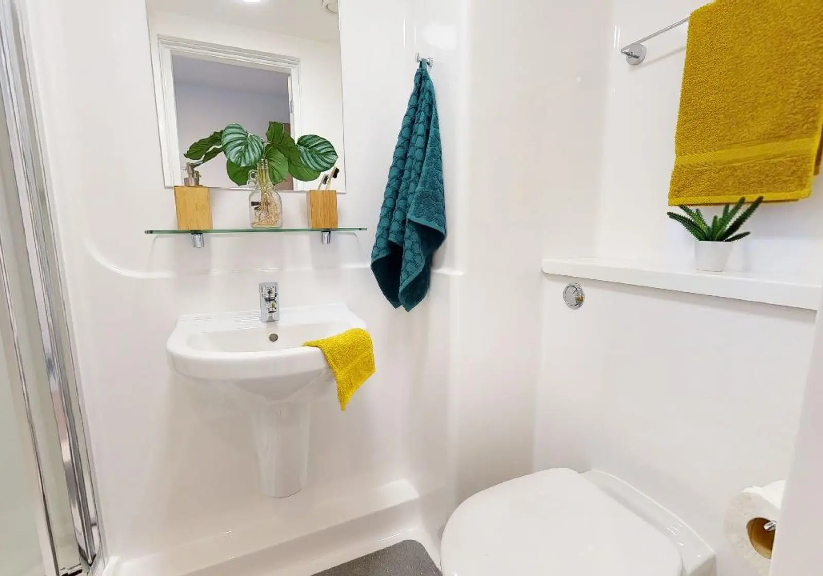  Silver En-Suite-2627  -  Altus House  - Gallery -  5