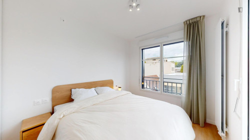 Lovely double ensuite bedroom in Vanves