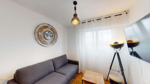 Room in Rue du Sentier, Annemasse for 86 m² with 5 bedrooms - Gallery - 16