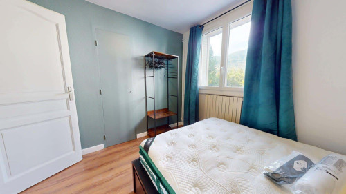 Room in Rue Saint-Ferjus, Grenoble for 75 m² with 3 bedrooms