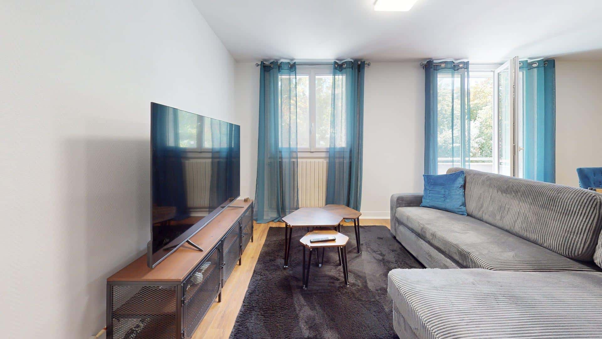 Room In Rue Saint-Ferjus, Grenoble For 75 M² With 3 Bedrooms - 1