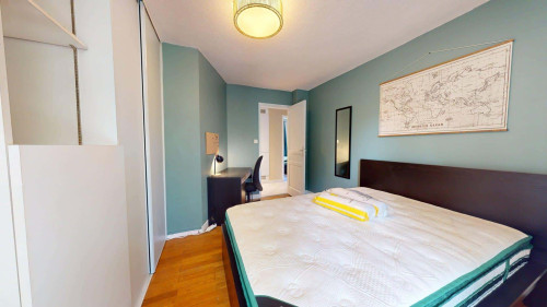 Room in Rue Saint-Ferjus, Grenoble for 75 m² with 3 bedrooms