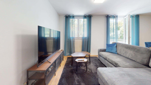 Room in Rue Saint-Ferjus, Grenoble for 75 m² with 3 bedrooms