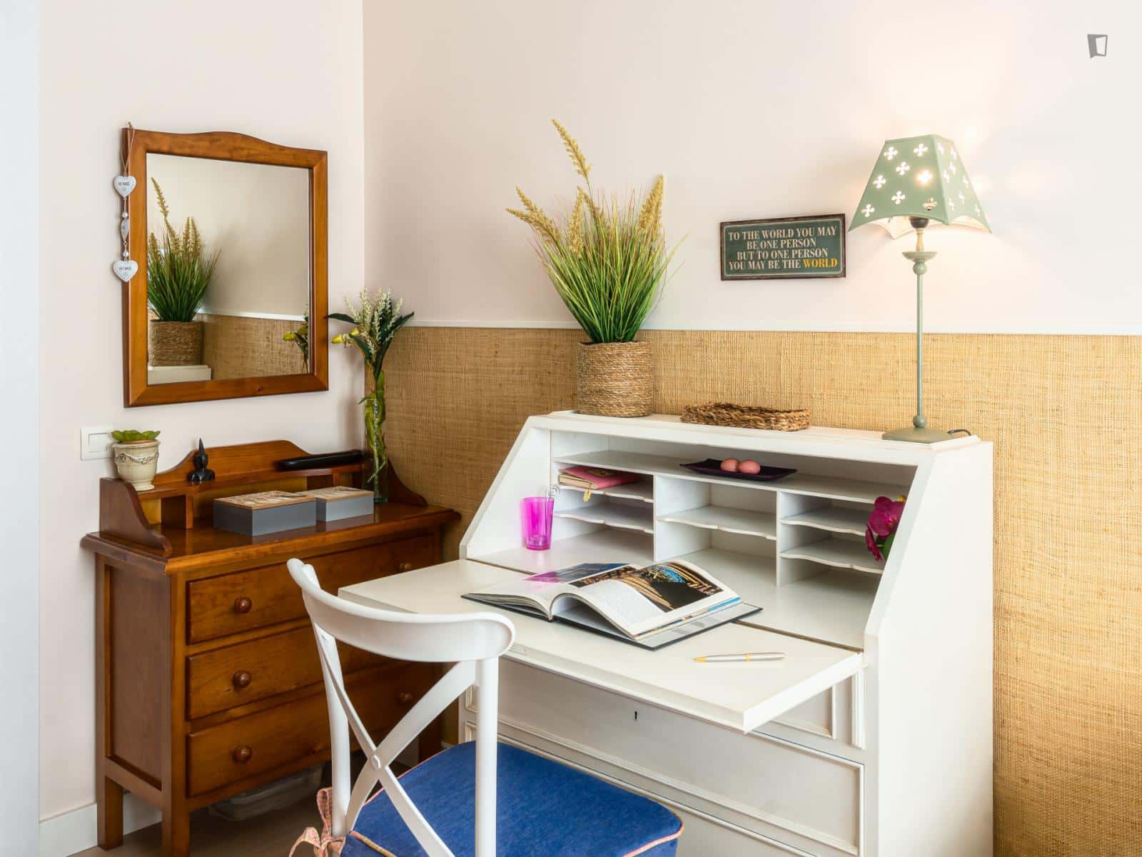 Room In Calle Pedro Antonio De Alarcón, Granada With 3 Bedrooms - 1