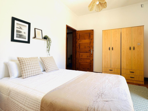 Exclusive Double Bedroom with a balcony close to University of Coimbra