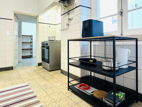 Captivating Double Bedroom close to Faculty of Economics - Gallery - 5