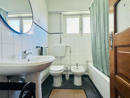 Captivating Double Bedroom close to Faculty of Economics - Gallery - 7