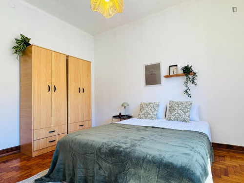 Captivating Double Bedroom close to Faculty of Economics