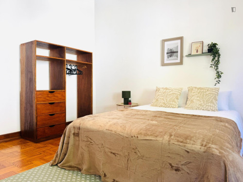 Alluring Double Bedroom close to University of Coimbra