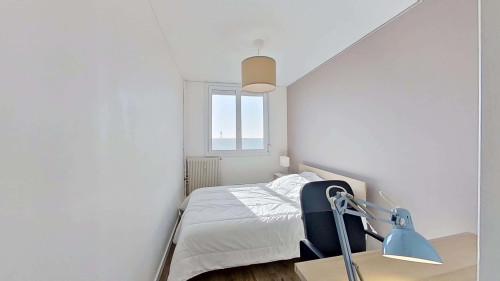 Room in Rue Hector Berlioz, Rouen for 80 m² with 4 bedrooms