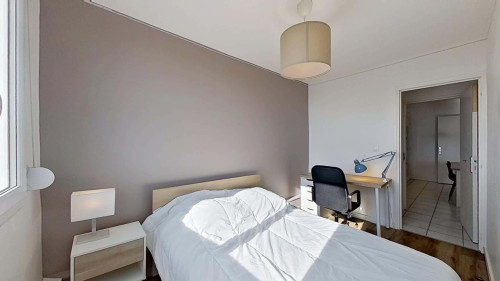 Room in Rue Hector Berlioz, Rouen for 80 m² with 4 bedrooms