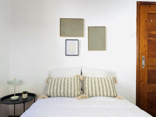 Thrilling Double Bedroom close to University of Coimbra