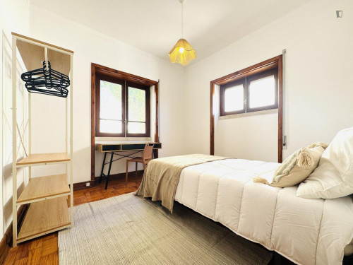 Thrilling Double Bedroom close to University of Coimbra