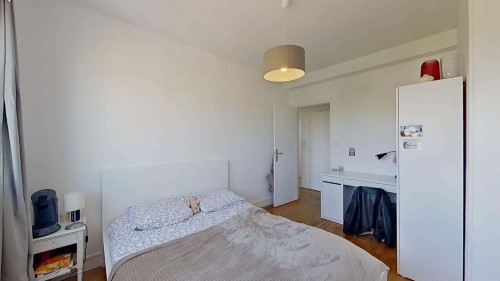 Room in Rue d'Orléans, Caen for 87 m² with 4 bedrooms