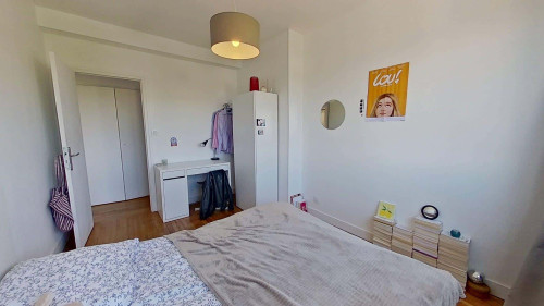 Room in Rue d'Orléans, Caen for 87 m² with 4 bedrooms