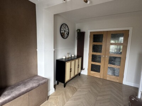 Cosy Room in a Modern House  - Gallery - 9