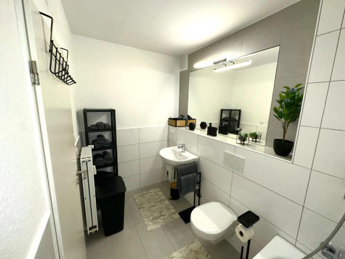 Beautiful Cozy 2-Room Apartment at Hürth Park Shopping Center - Gallery - 4