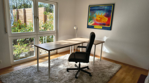 Business Apartment between Frankfurt and Hanau – 5 minutes walk to the train station, approx. 30 minutes to Frankfurt Central Station, own parking space, terrace, home office, ideal for expats, project staff and families - Gallery - 15