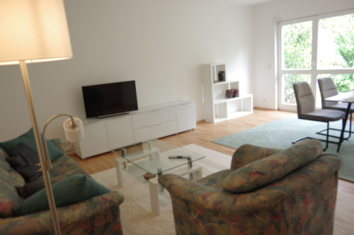 Business Apartment between Frankfurt and Hanau – 5 minutes walk to the train station, approx. 30 minutes to Frankfurt Central Station, own parking space, terrace, home office, ideal for expats, project staff and families - Gallery - 18