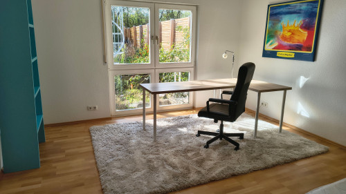 Business Apartment between Frankfurt and Hanau – 5 minutes walk to the train station, approx. 30 minutes to Frankfurt Central Station, own parking space, terrace, home office, ideal for expats, project staff and families - Gallery - 17