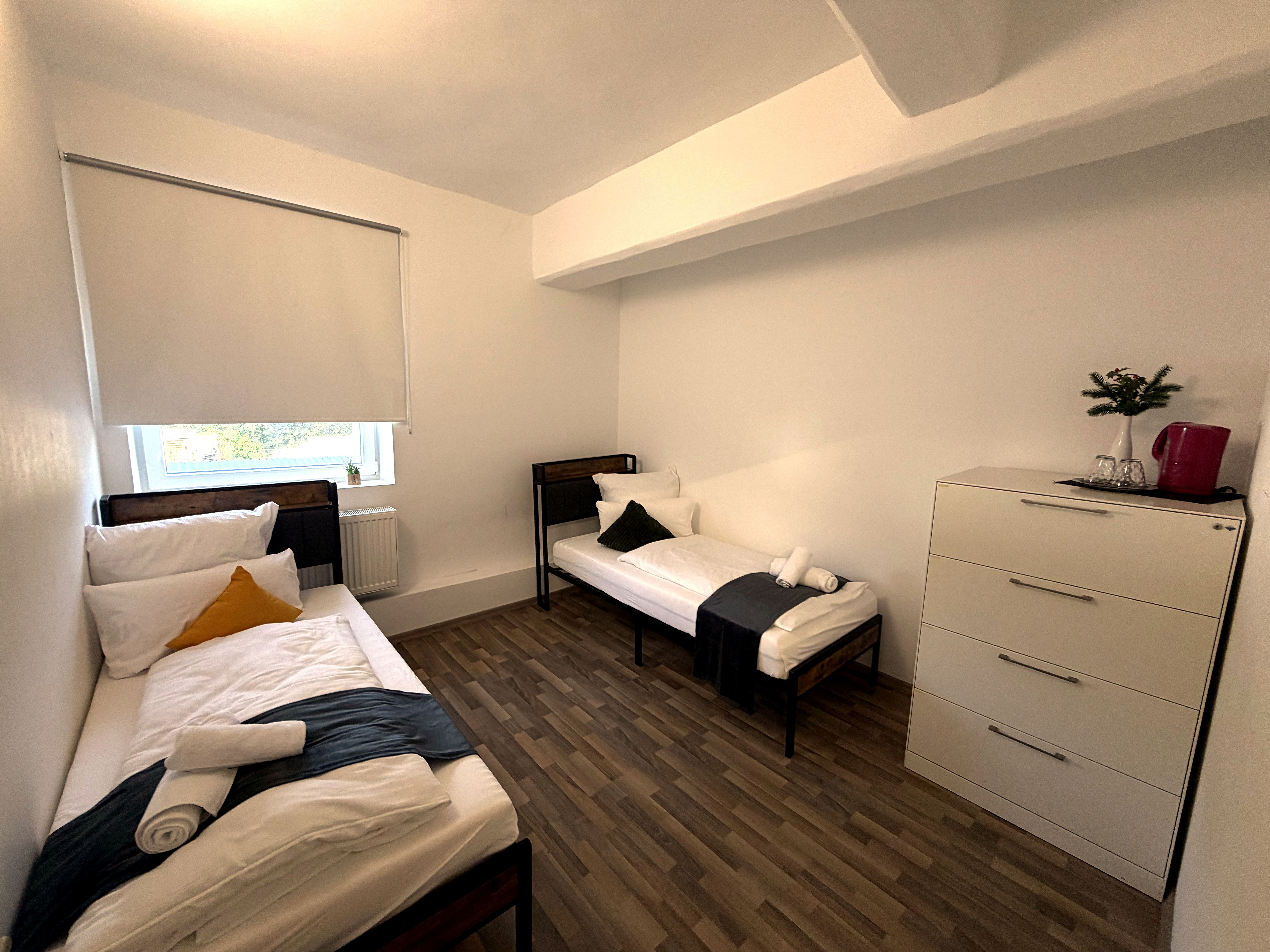 Furnished Twin Room With Private Bathroom In Ettlingen – Business & Long-Stay - 4