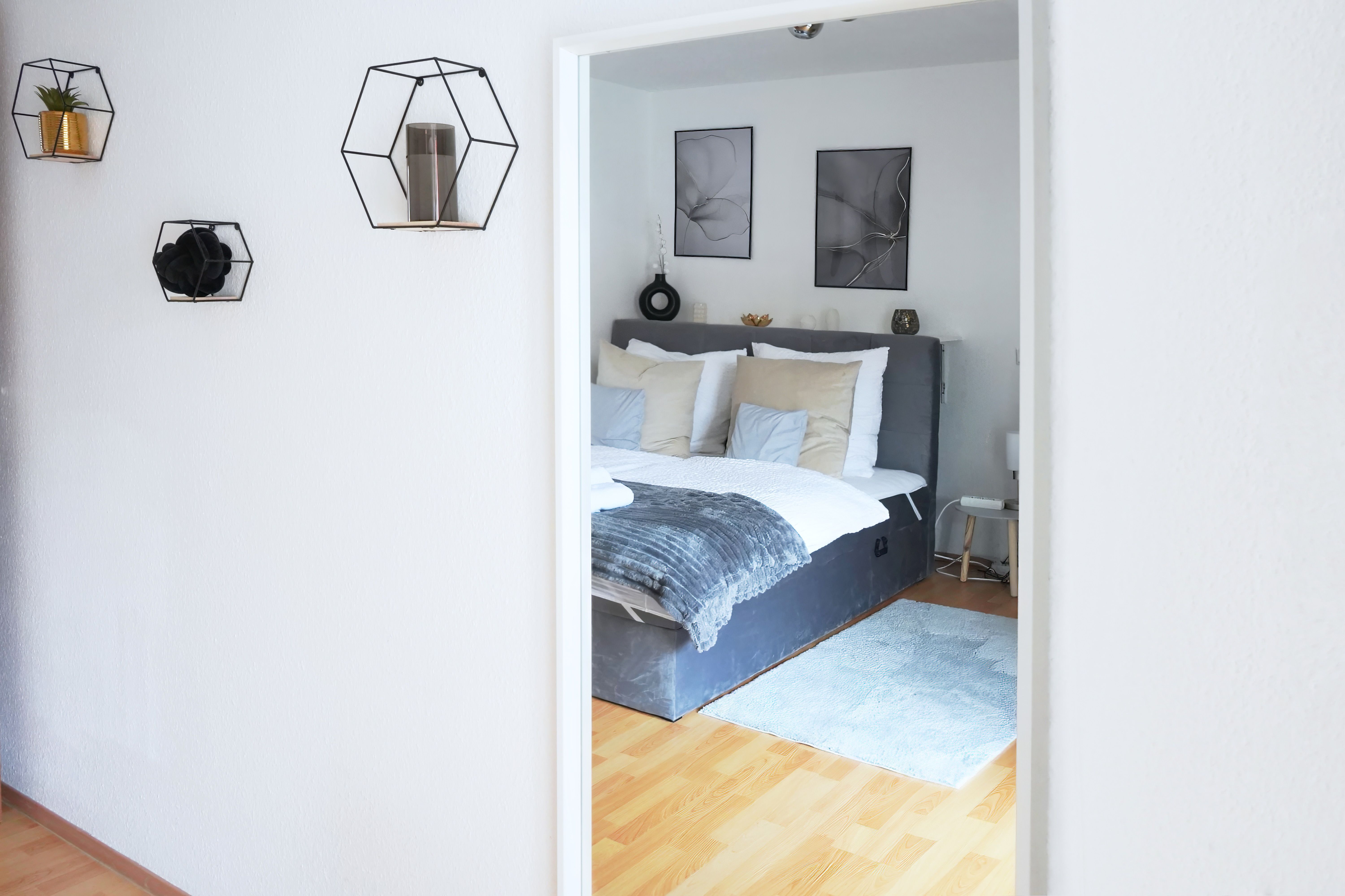 Stylish 2-Room Apartment With Balcony & Underground Parking – Central In Leonberg - 11
