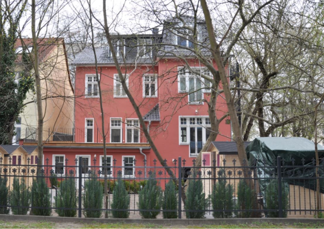 Stylishly Furnished Apartment With Garden Near To The Havel - 18