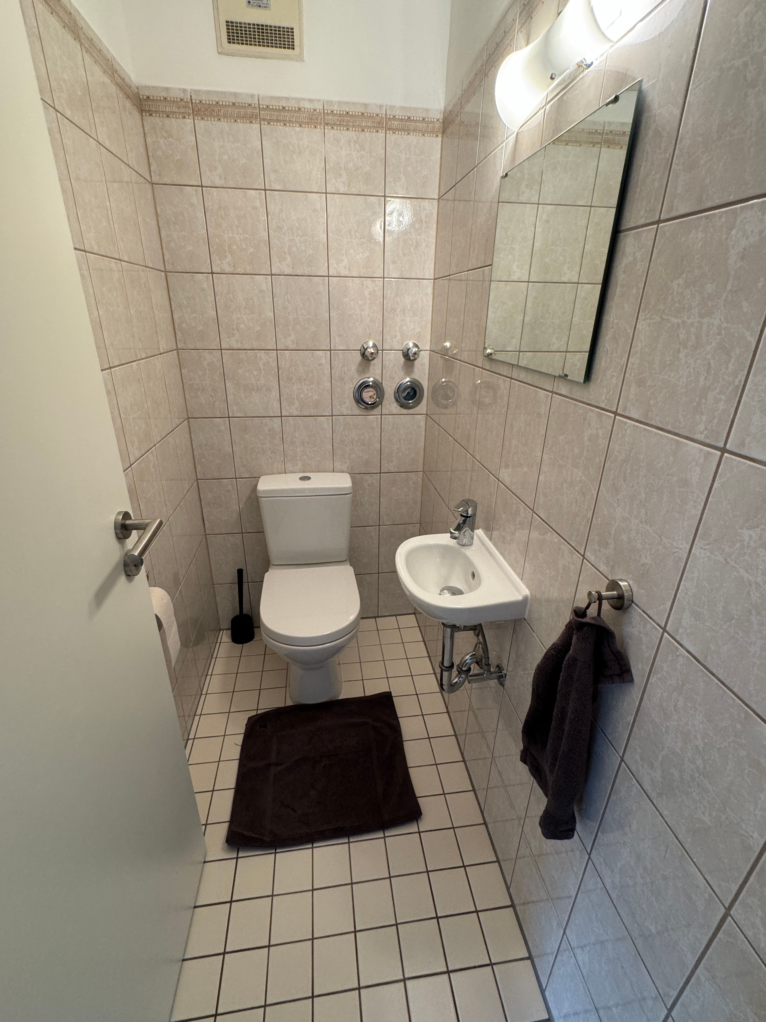 Temporary Rental Near City Center In Frankfurt-Sachsenhausen – Furnished 3-Room Apartment With Balco - 7