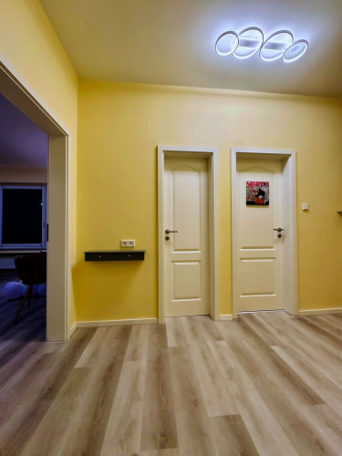 Chic Furnished Apartment in City Center – Move-In Ready with Premium Amenities - Gallery - 11