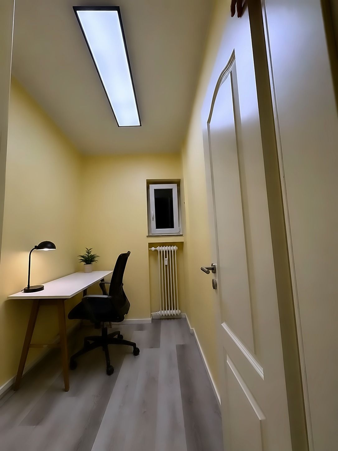 Chic Furnished Apartment In City Center – Move-In Ready With Premium Amenities - 9