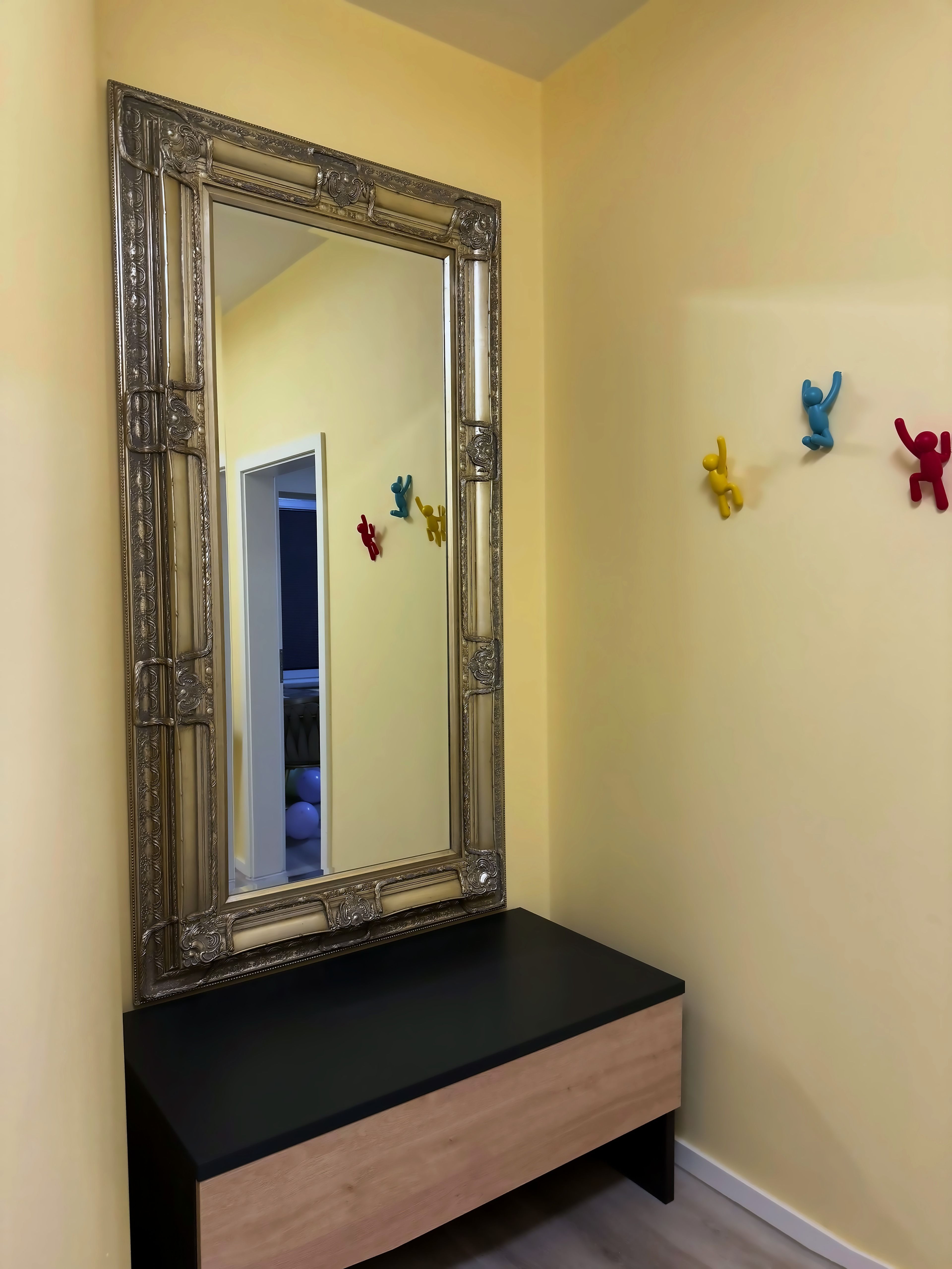 Chic Furnished Apartment In City Center – Move-In Ready With Premium Amenities - 5