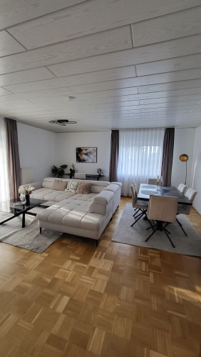 Only a 5-Minute Walk to the Train Station – Just One Stop from Frankfurt Airport