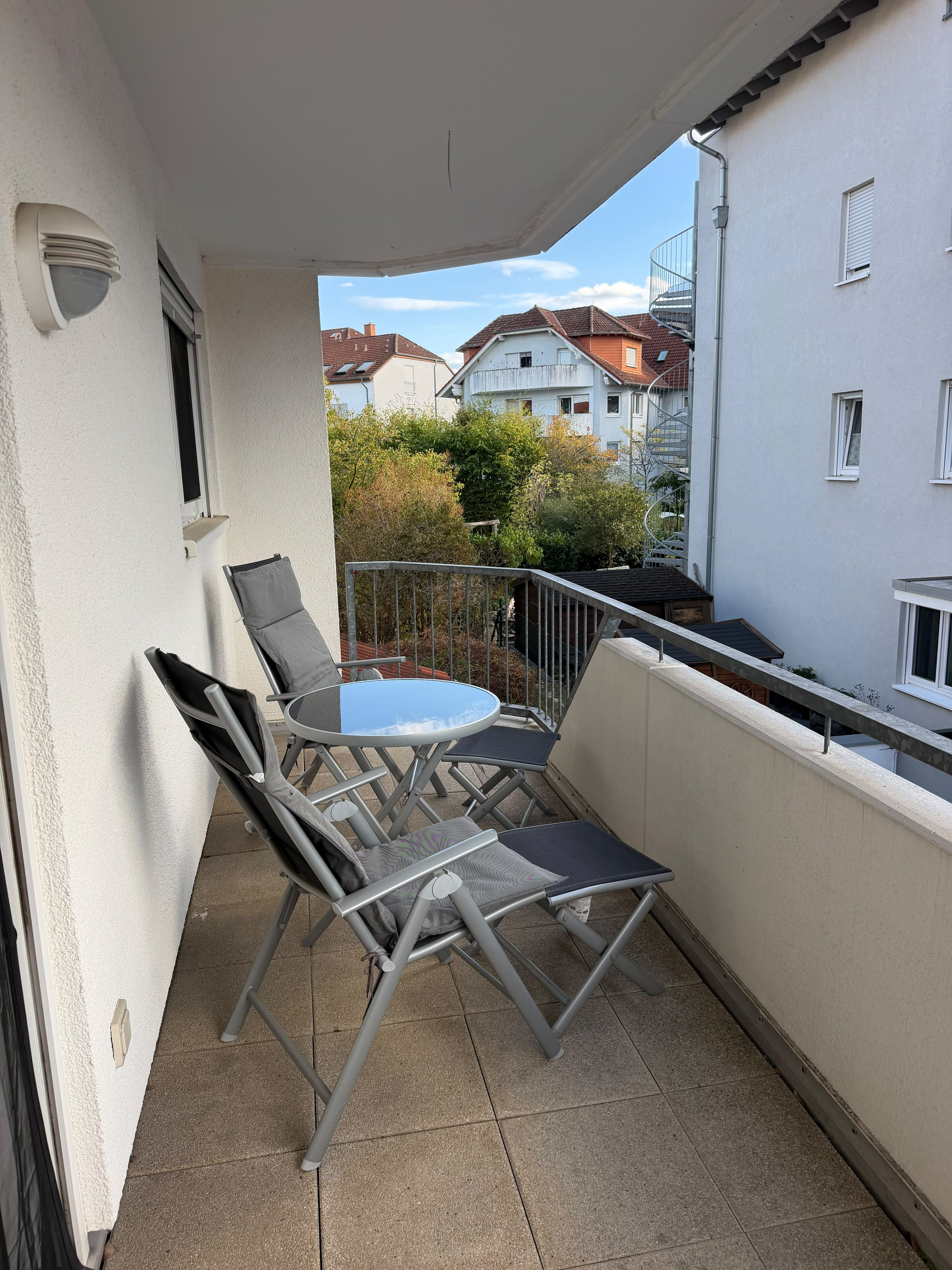 Only A 5-Minute Walk To The Train Station – Just One Stop From Frankfurt Airport - 4
