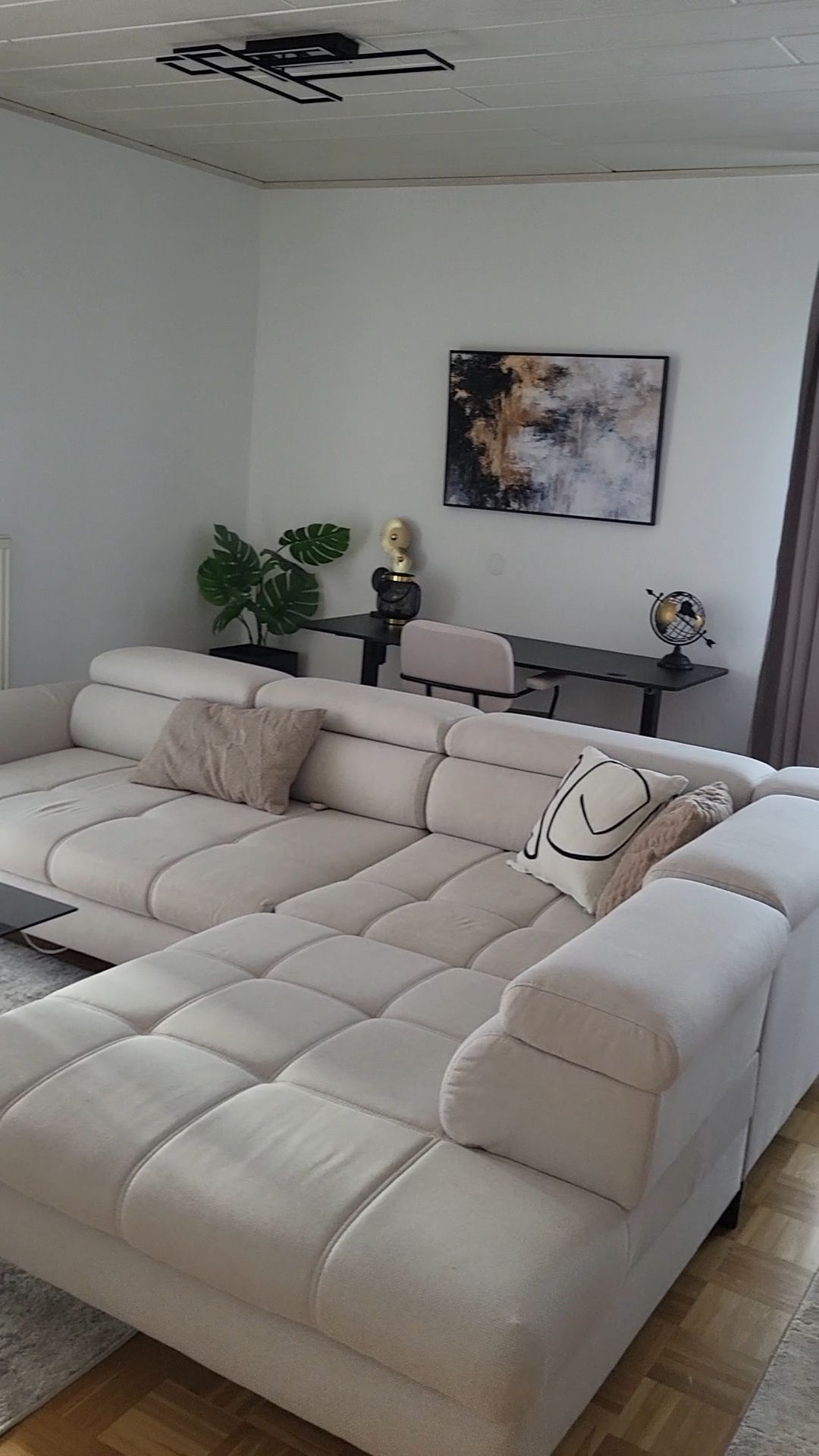 Only A 5-Minute Walk To The Train Station – Just One Stop From Frankfurt Airport - 12