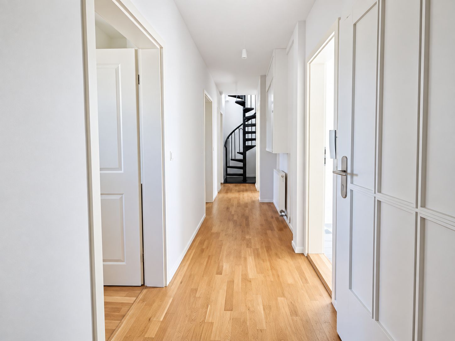 Spacious 2 Bedrooms + Home Office Apartment In Frankfurt Ginnheim - 6