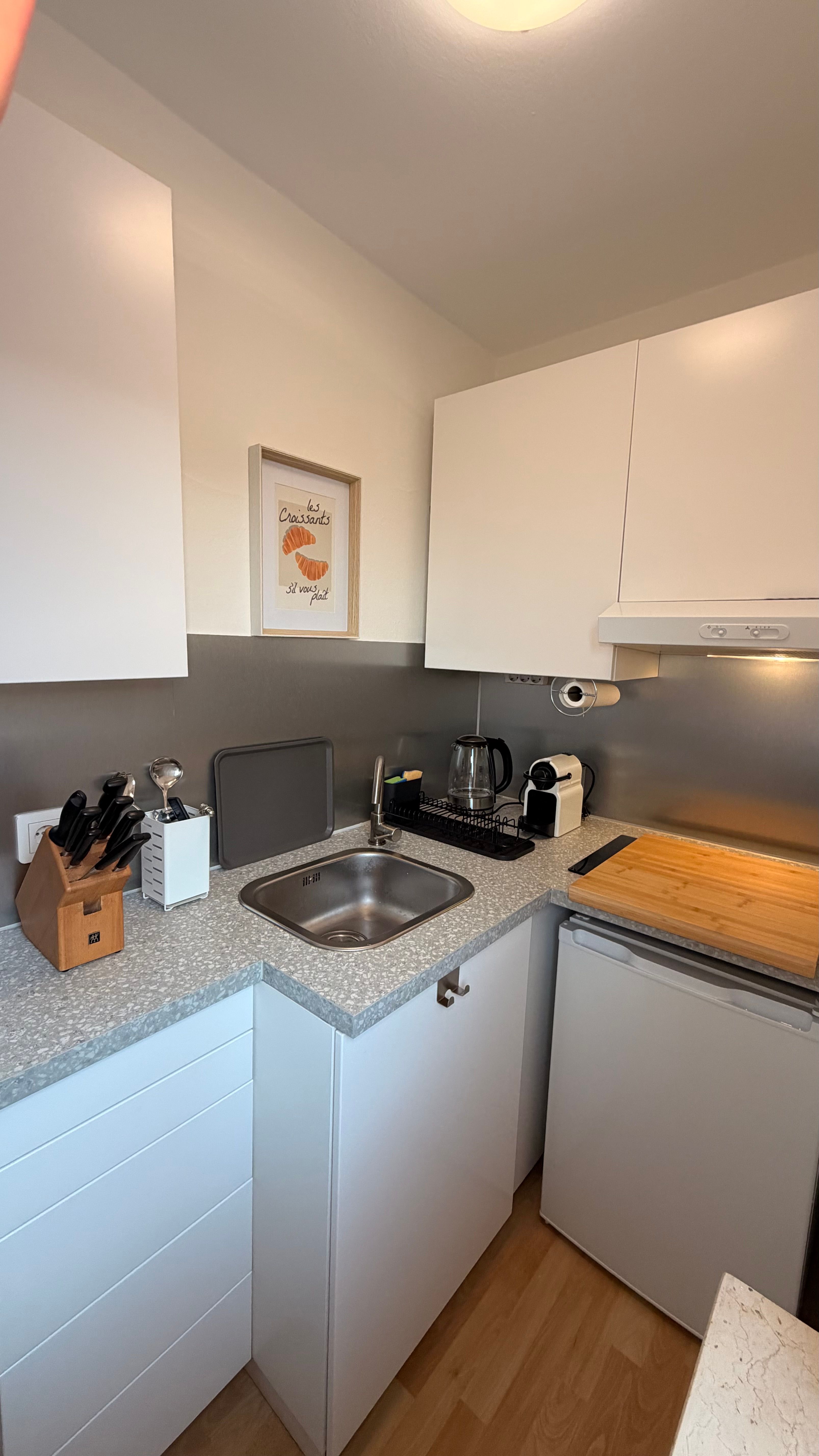 Newly Renovated & Fully Furnished Apartment – Directly At Düsseldorf Central Station - 10